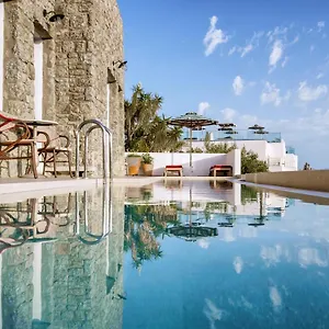 Pelican Bay Hotel